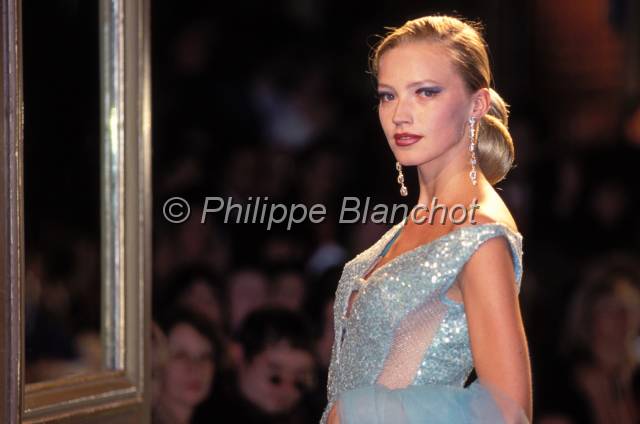 mode 23.JPG - Défilé Torrente 1997Paris, France